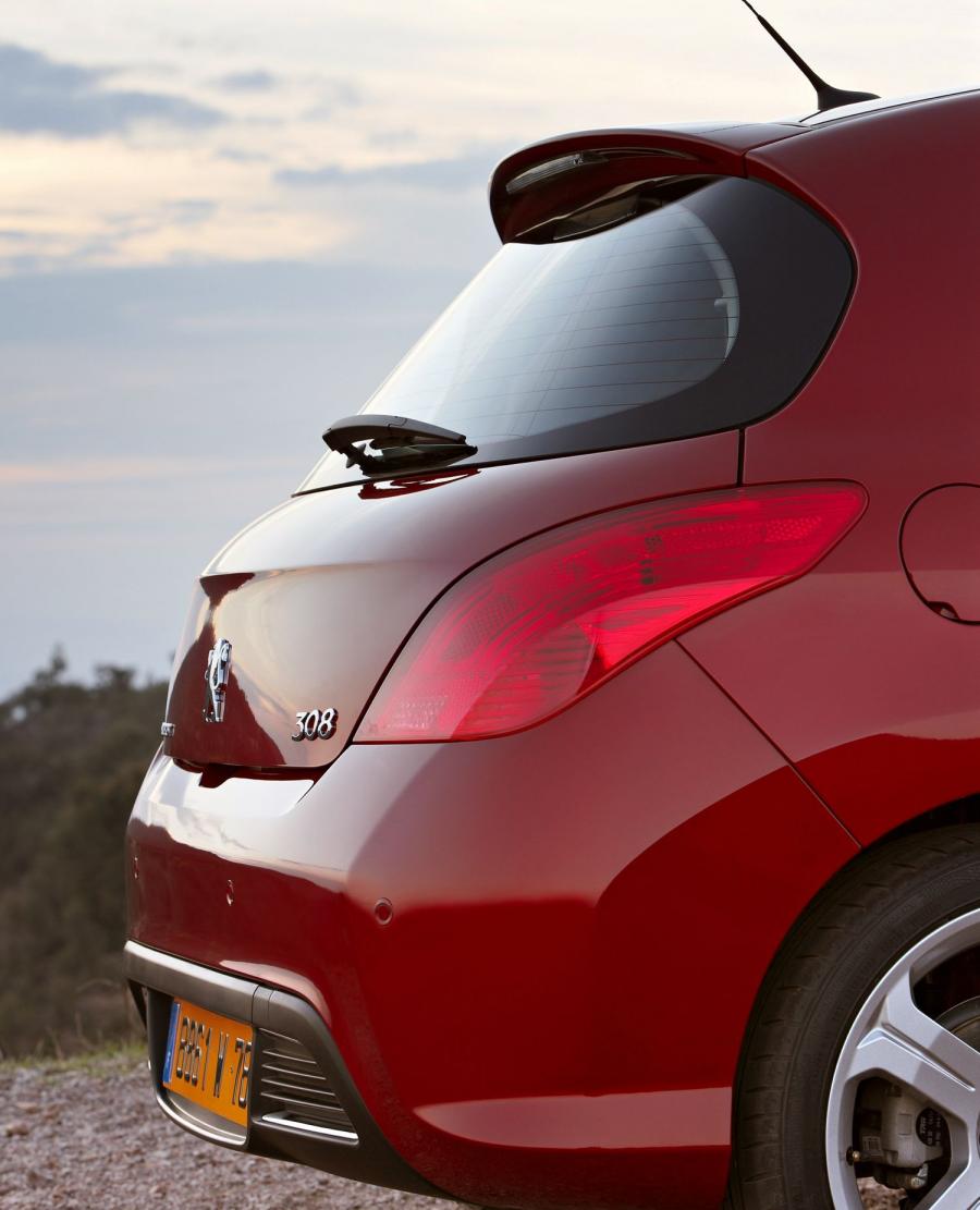  Peugeot 308 GT THP 175 2008 года  (фото 40 из 63)